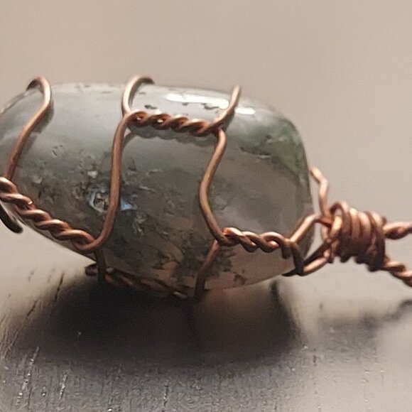 Green Agate Wire-Wrapped Pendant - Picture 6 of 6